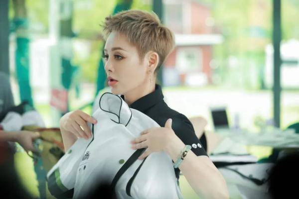 宁静|《中餐厅5》老朋友AKA店长黄晓明，这季竟碰上了她！