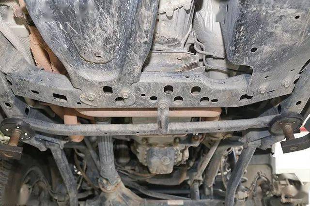 一代硬派典范 jeep牧马人(jk)底盘解析