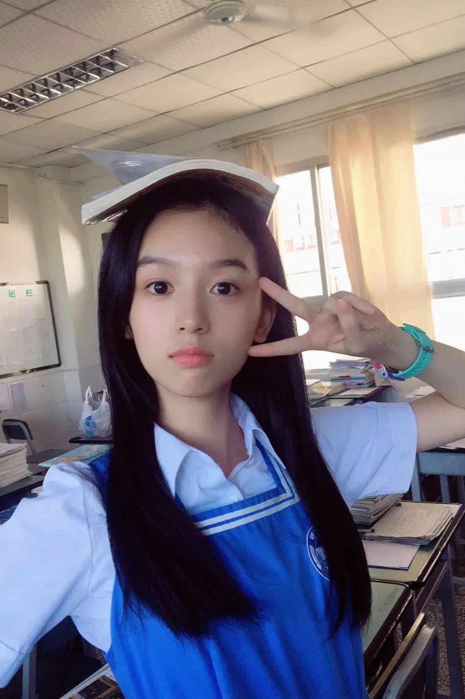 健兴|00后输了，这届95后小花也太会穿了吧！
