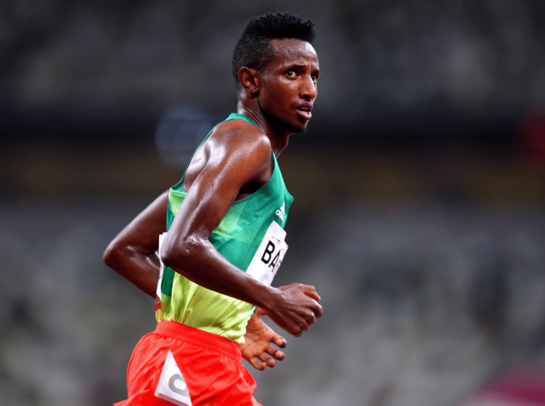 27分43秒63奥运会万米新王诞生世界纪录保持者获银牌