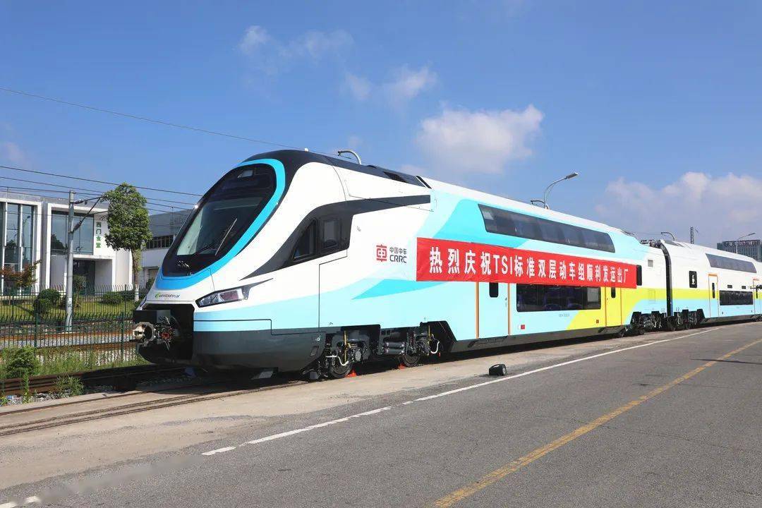 中国双层高铁动车组图片