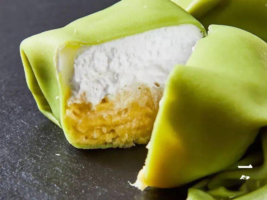 肉做成榴莲千层蛋糕,层层叠叠的甜蜜 ,慢慢品味这销魂的"神仙"甜点