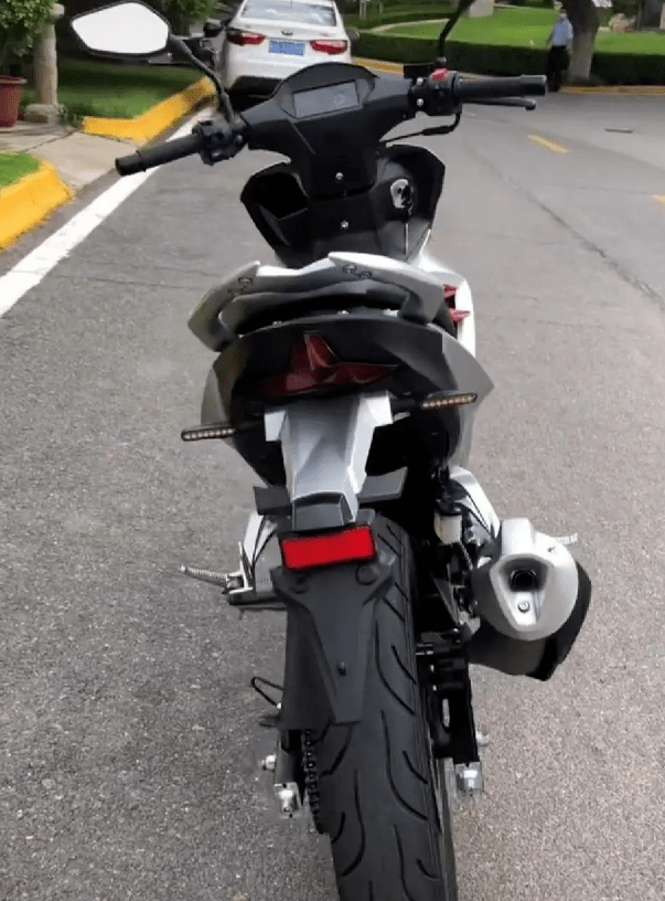 又一款国产运动弯梁车型来了..._搜狐汽车_搜狐网