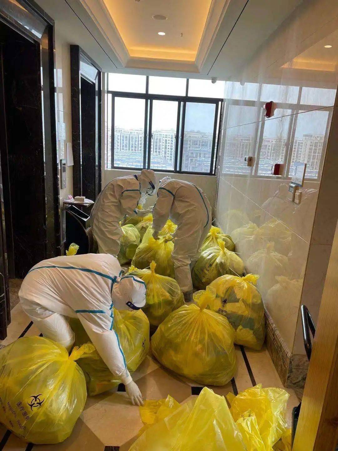 抗击疫情在泰兴隔离酒店有我院这群娘子军