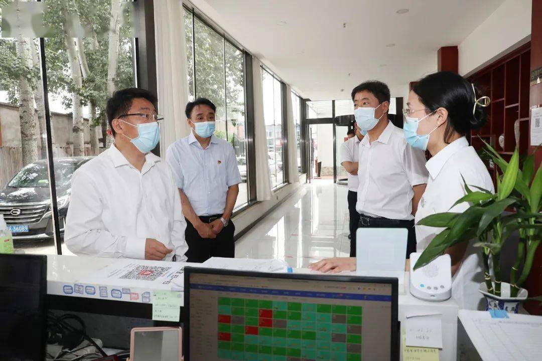 顺义区委书记高朋检查机场周边地区疫情防控工作