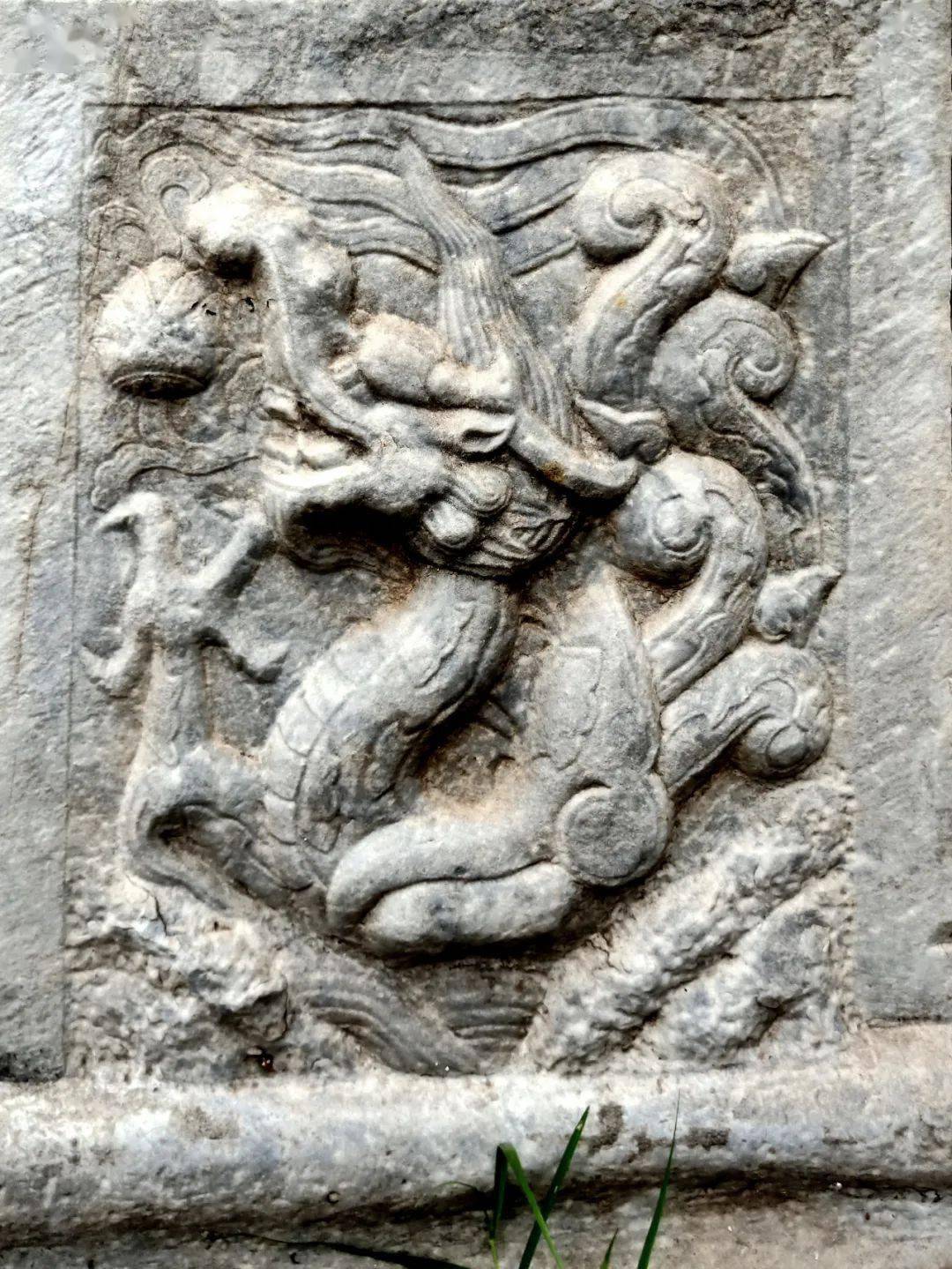 在石景山区石刻文物园也能见到以摩羯为主题的石刻作品,在第二,三展区