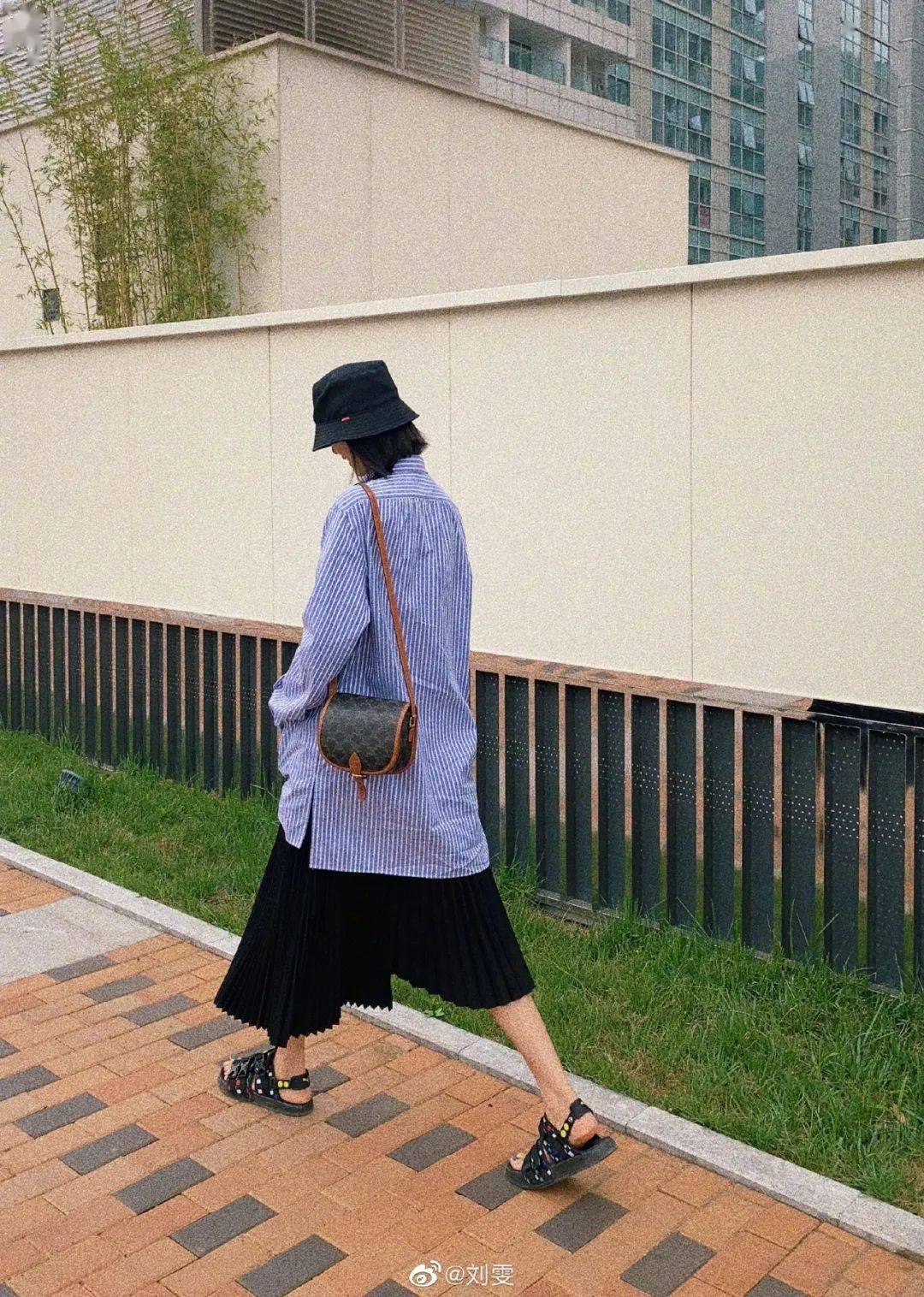 夏天|衬衫+半裙，夏天千万不要这么穿，美炸！