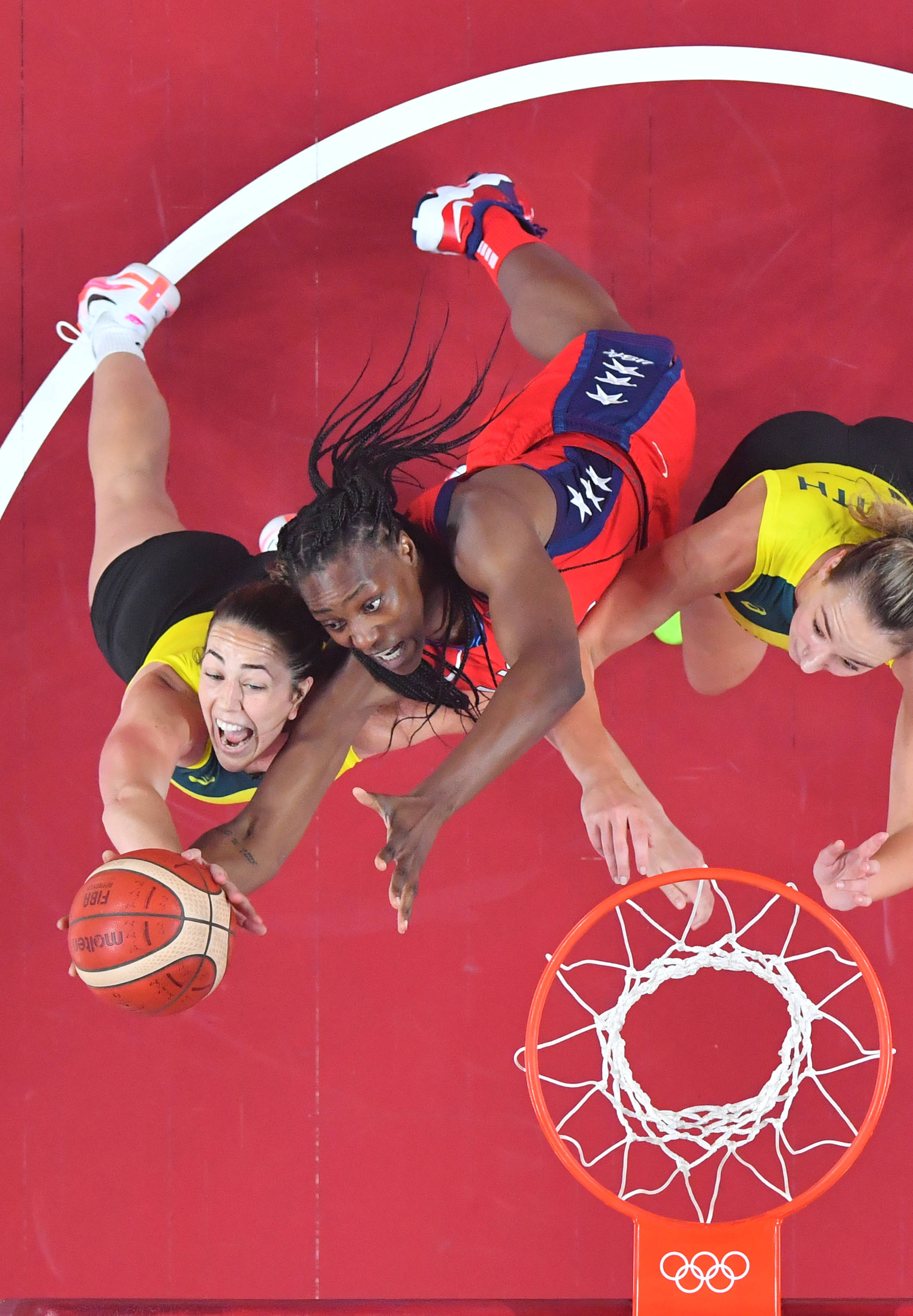 篮球女子四分之一决赛美国队晋级半决赛