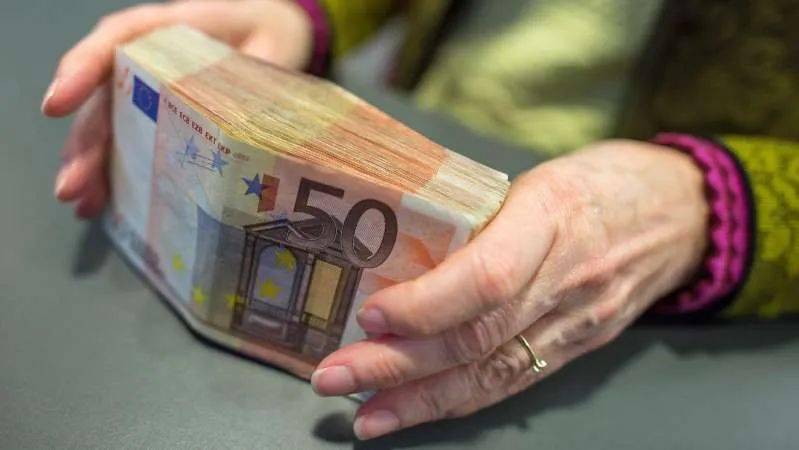 未来三年,在爱尔兰消费超过一万欧元的现金支付将受限!