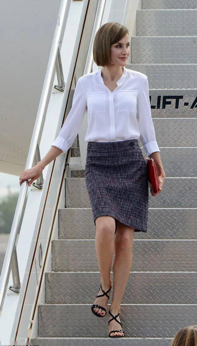 设计|从难民到『全球最美王后』，她比西班牙王后更会穿！