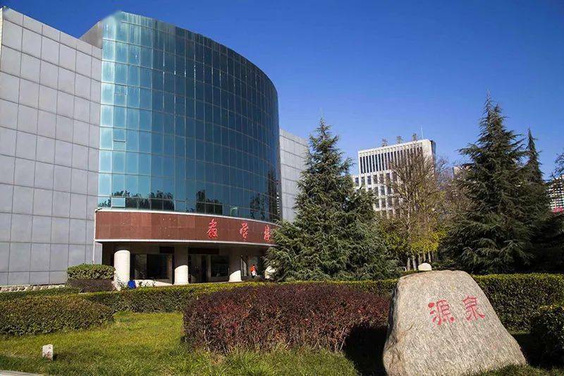 曾任山西省委党校(山西行政学院)忻州分校(院)校(院)长,讲师,山西省委
