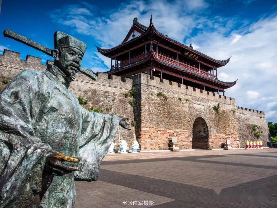 即日起衢州市区水亭门街区暂停所有演艺活动