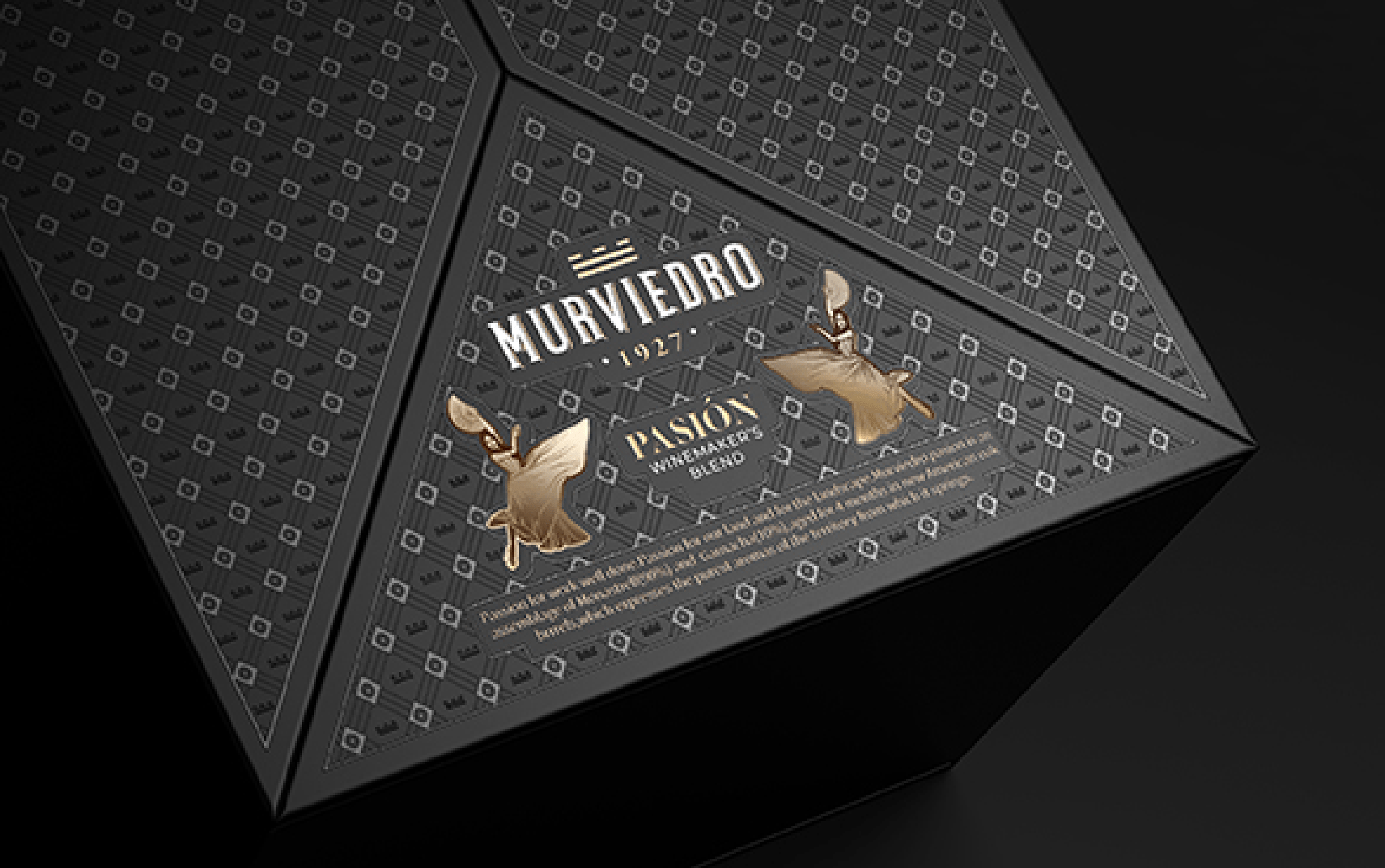 犹如商务谈判中坚守的底线,笔直的线条充满理性,用了具有代表性的