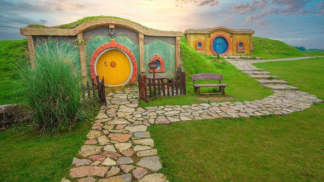 常州"霍比特人村"网红了,好天气里华服小姐扎堆,照片拍来好看