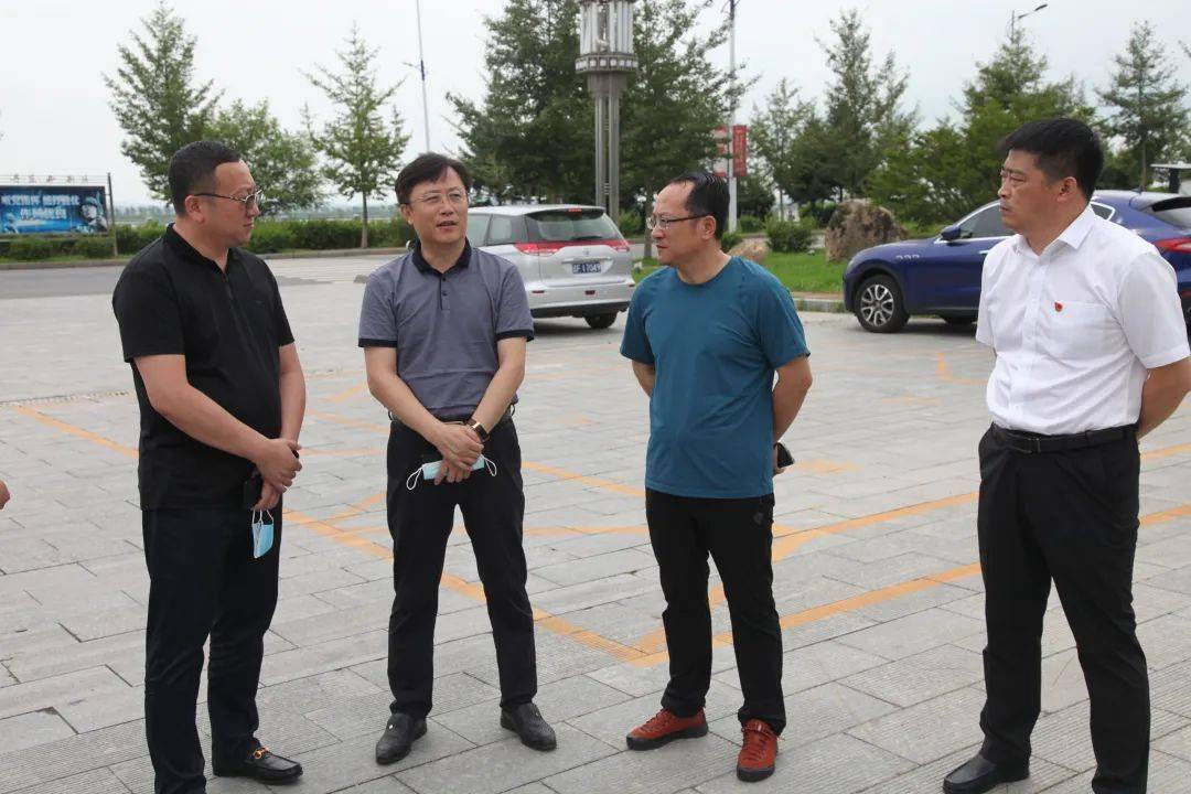 栾春新一行先后来到庆鑫市场,江山和鸣,中心北路与