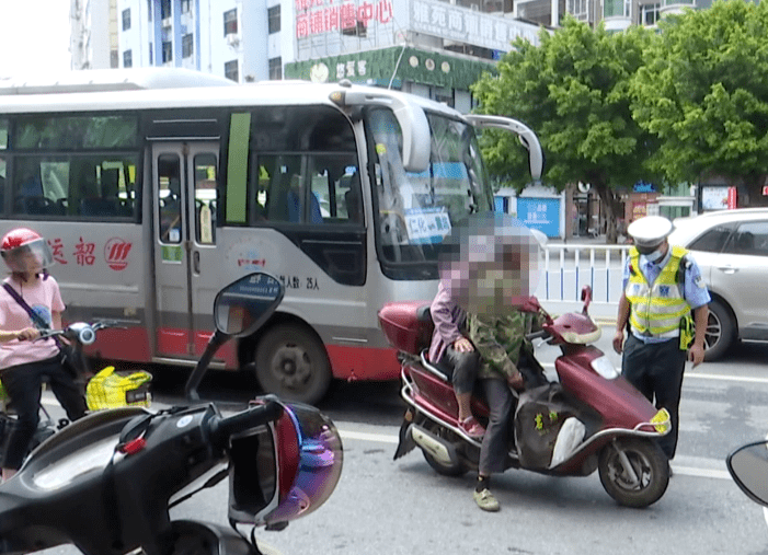 预防和减少道路交通事故的发生,8月6日,仁化县交警大队开展摩托车交通