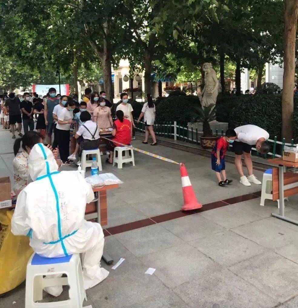 郑州各小区业主的素质都体现在这三轮核酸检测中