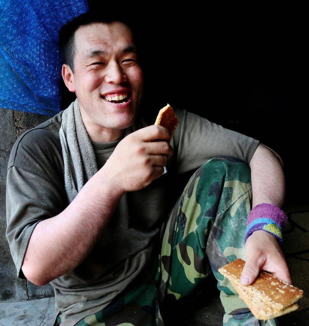 建党百年61百幅笑脸晒幸福优秀摄影作品展播一