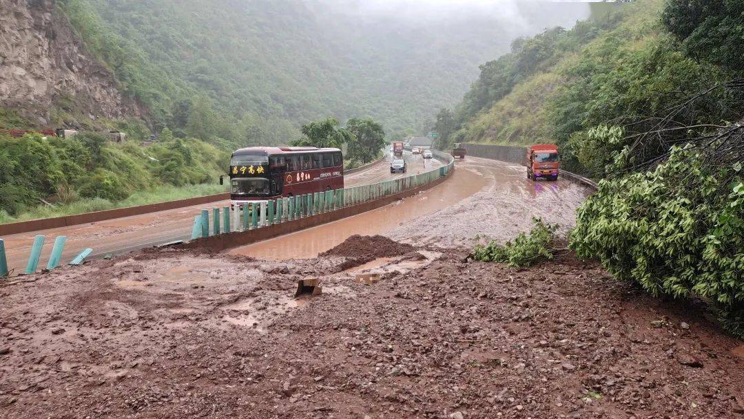 雨后杭瑞高速泥石流漾濞巍山受灾一波视频和照片带你直击现场