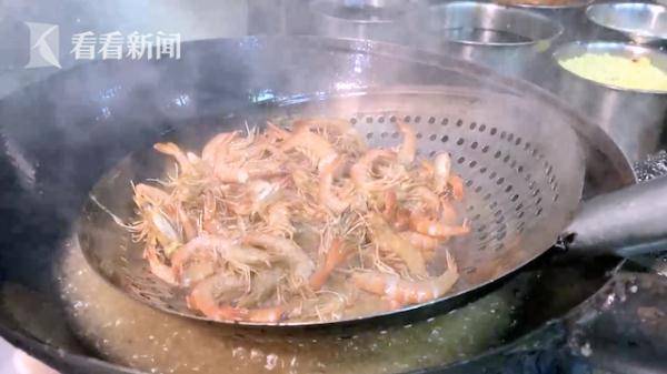 关节|常吃麻辣烫喝甜饮 19岁小伙全身遍布15处“痛风石”