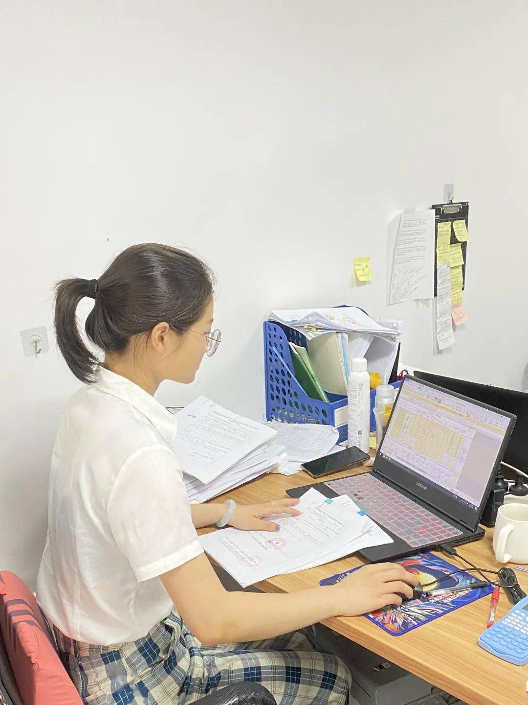 林丽敢拼敢闯的斜杠青年