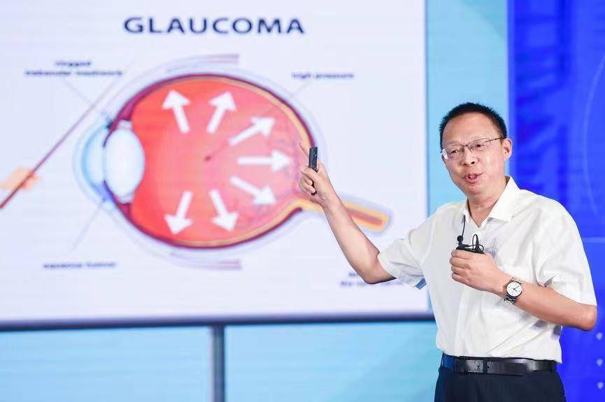 风险|查出近视却不配眼镜，“再等等”或让孩子变成高度近视