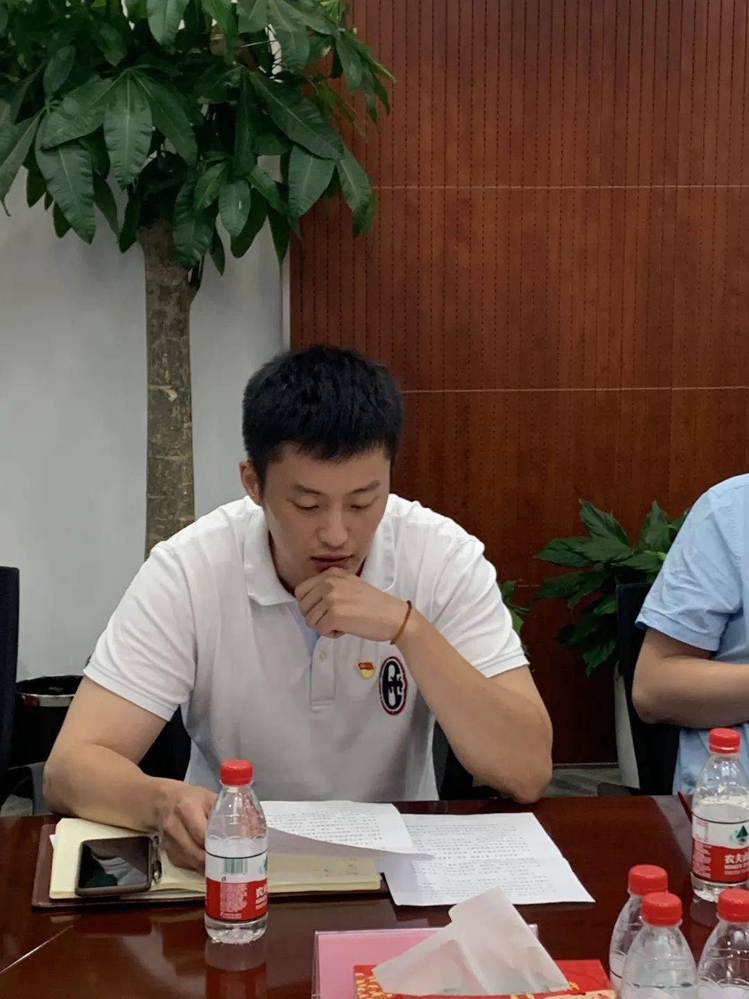 珍惜韶华 不负青春——曲阳路街道党工委组织召开青年干部集中谈心