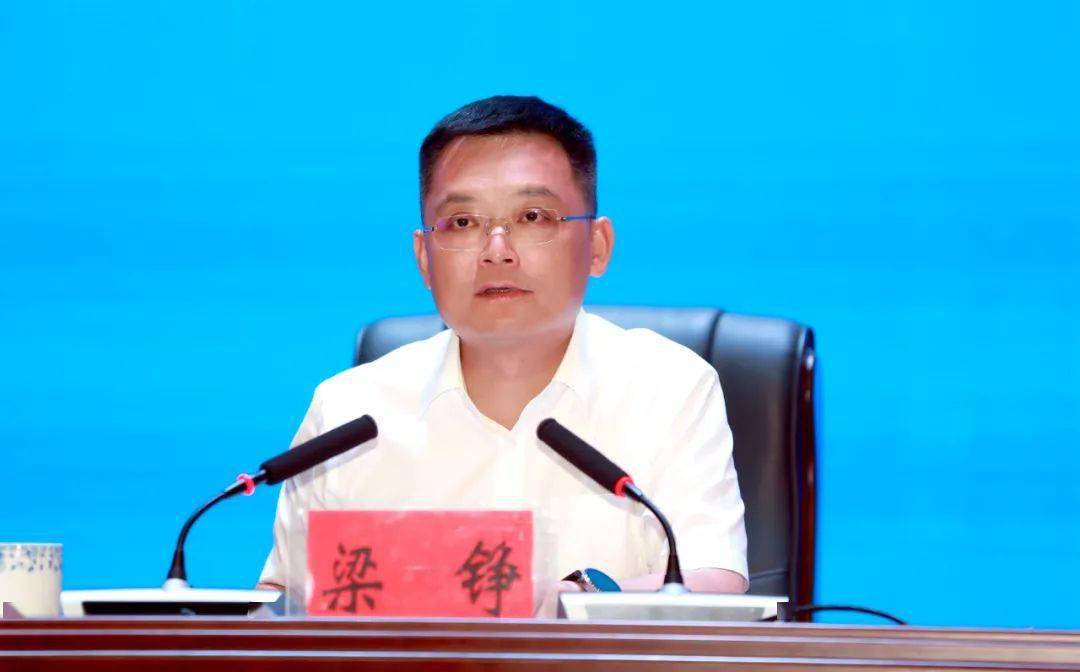 梁铮指出,脱贫攻坚是乡村振兴的基础和前提,乡村振兴是脱贫攻坚的巩固