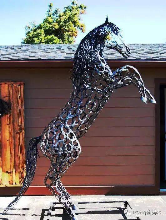上面这些脑洞大开,各种将马蹄铁巧妙利用的创意是否让你产生了一丝丝