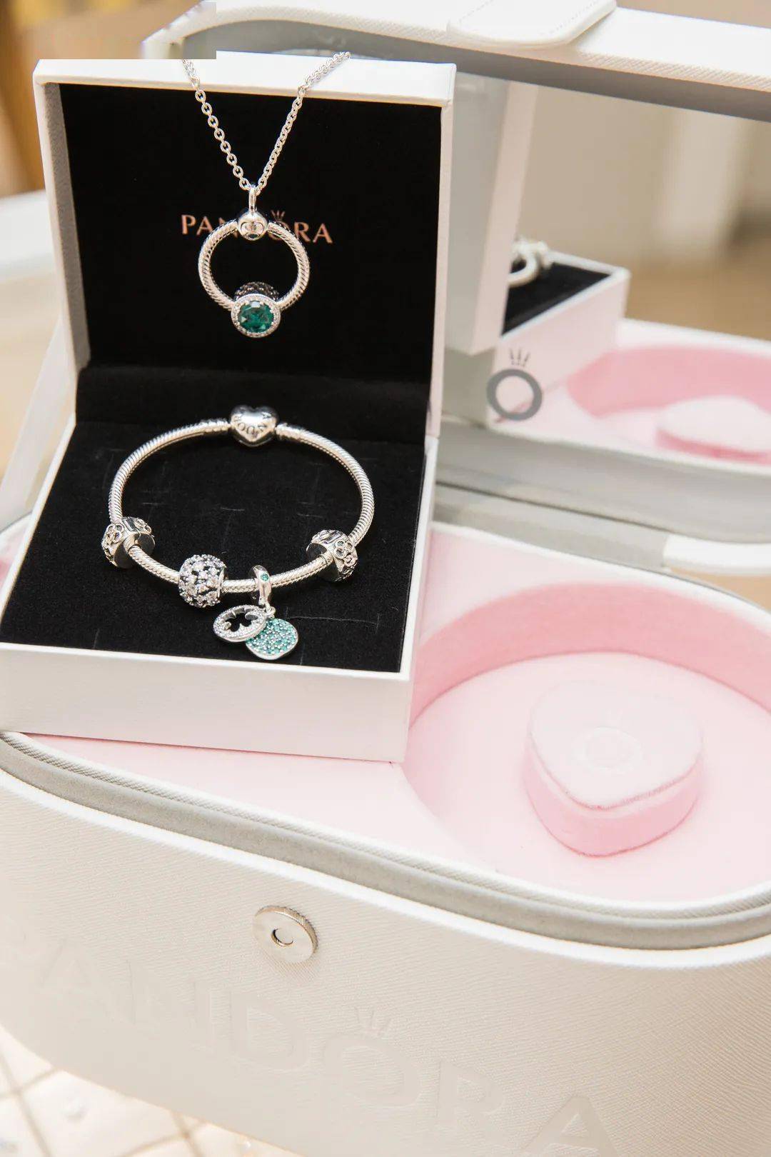 产品|成都人冲冲冲！5折雅诗兰黛，100+购女装！乐天8周年宠粉来啦！