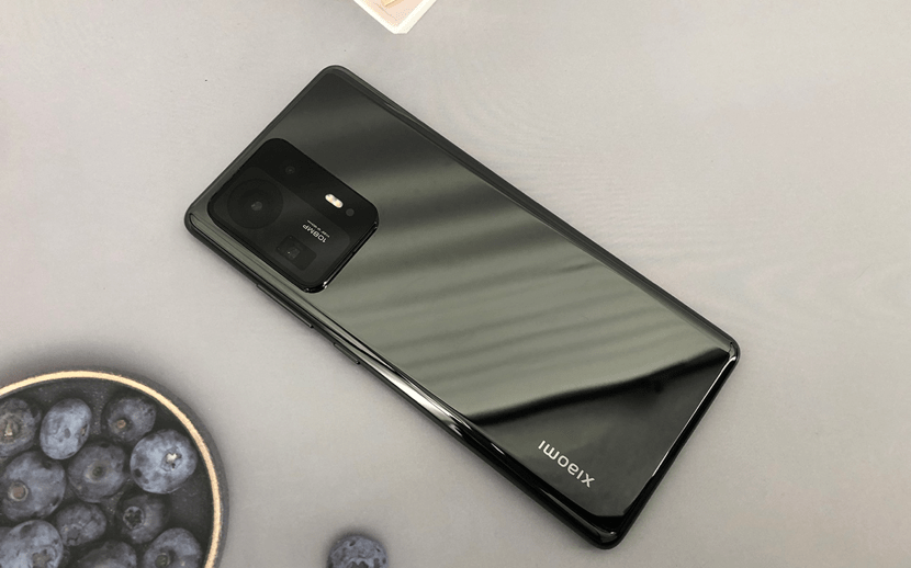 完全无孔的真全面屏手机小米mix4动手玩