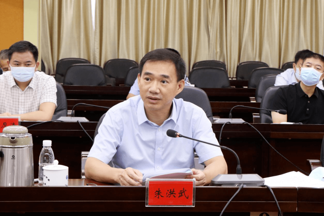 市领导艾可知,唐能武,罗建华,侯文,陈刚,周玉梅,钟君,欧阳元初,熊壮等