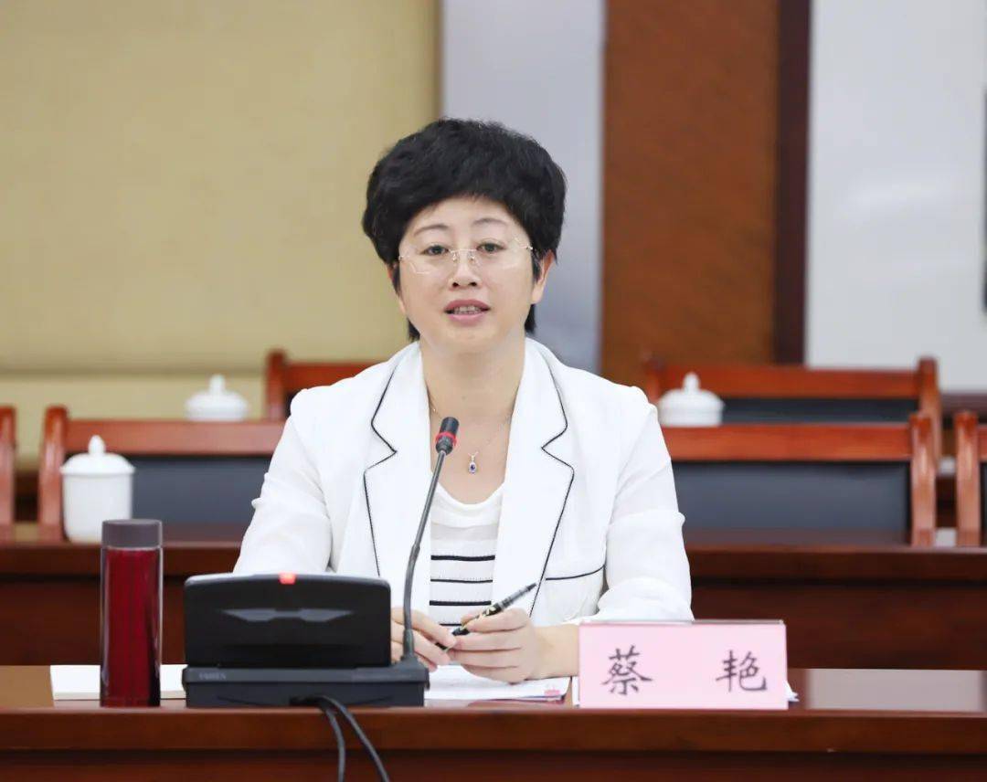 蔡艳在婺城区工业和金融工作座谈会上强调:政银企携手变革发展 交出三