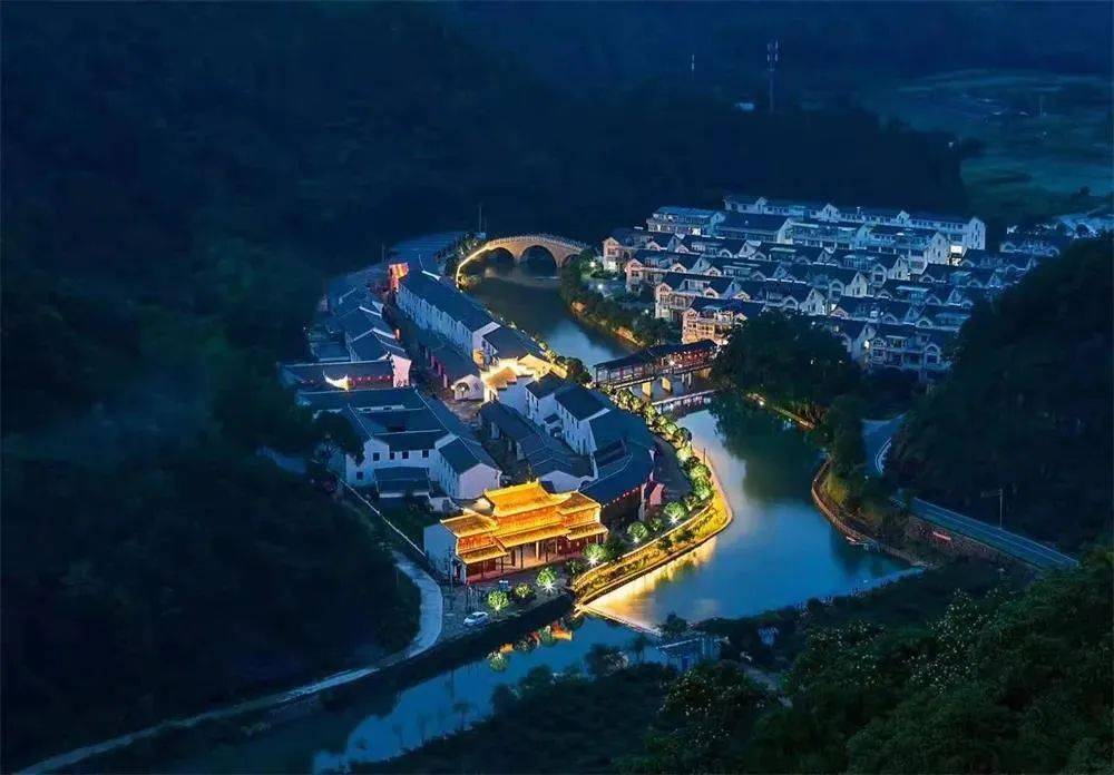 台州暑期市内游三门潘家小镇情人谷木勺沙滩踏浪一日游