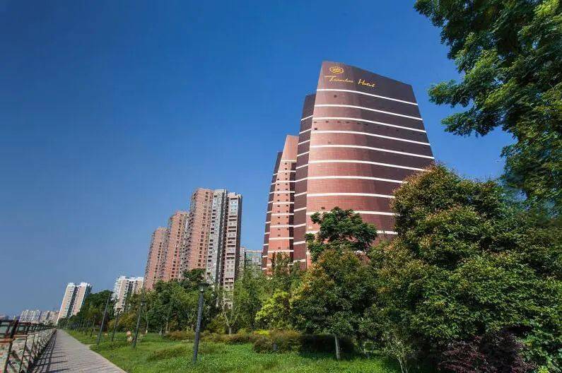 王健林,张学友住过的南充五星级大酒店 竟然要卖了?