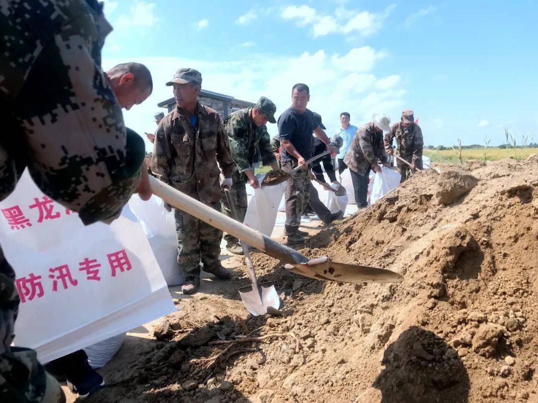 县防指办公室副主任王存友:针对黑松两江汛情形势,8月5日启动了绥滨县