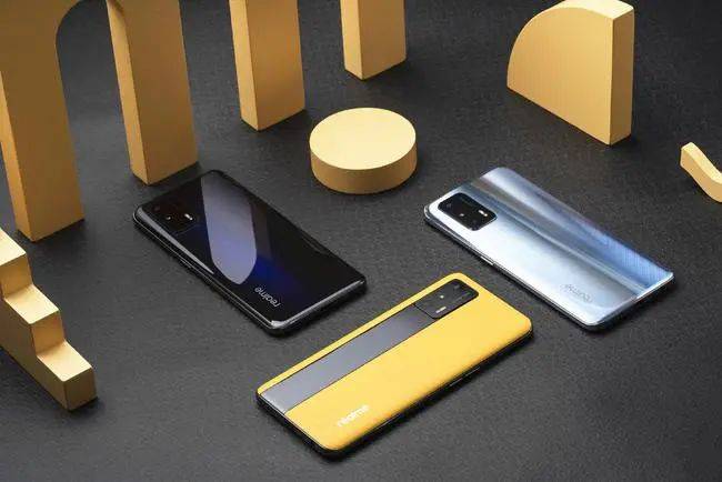 realme|小米十周年，上有苹果，下有realme