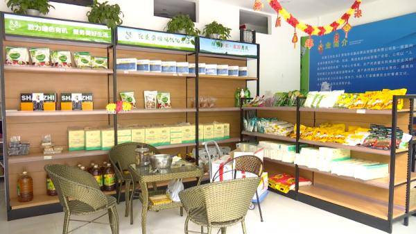 老两口|贵阳老人花几十万买保健品，明知受骗却不愿退货，原因让人无奈......