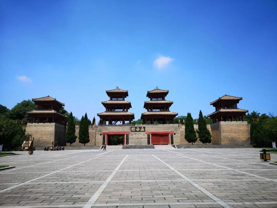 跟着央视科教频道,寻找不一样的《崤函古道》_雄关