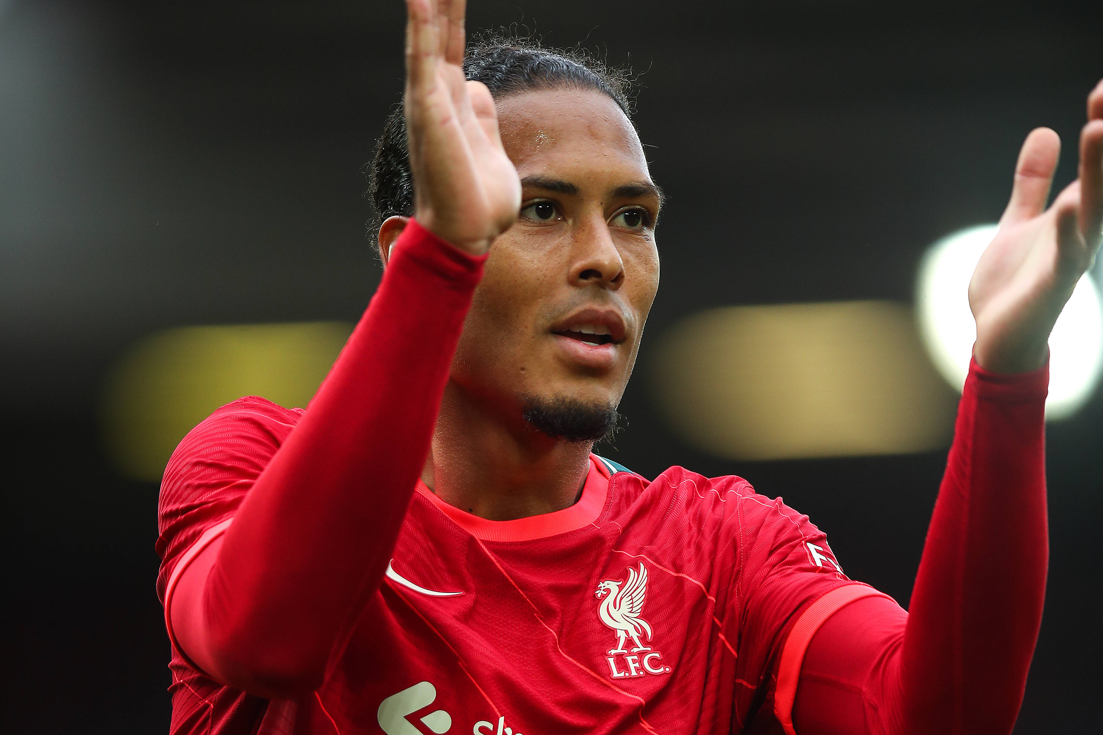 谁能阻止曼城英超卫冕?有了卢卡库的切尔西,最被看好