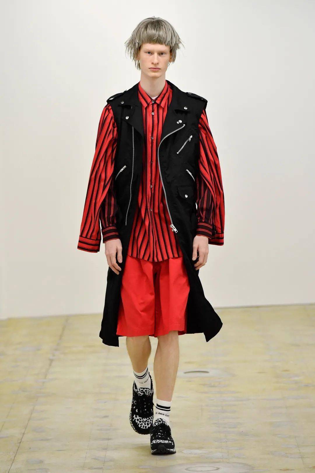 过服装设计|川久保玲：人“狠”话不多！时尚界的破坏者设计的衬衫有何不同？