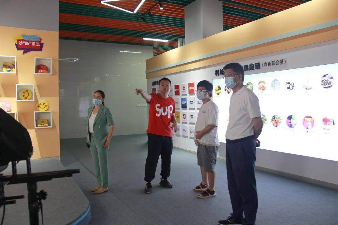 知名乡贤哔哩哔哩创始人总裁徐逸来衢州考察