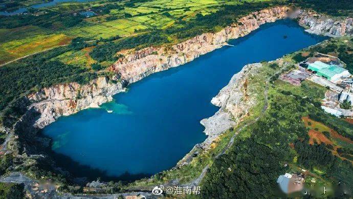 合肥的路上,红绿灯南边1-2公里处,然后右拐进山位置在淮南九龙岗龙池