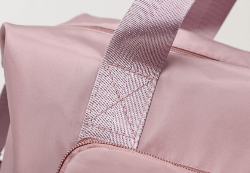 旅行包怎么装最多东西 7b123e4b220d4b919f11ebbca0540658.png