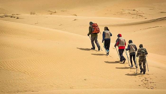 图片来源:视觉中国文 | 敬一山近日,北京一位16岁中学生参加沙漠探险