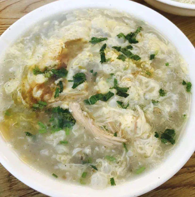 南工大正向新生们发起美食共享.