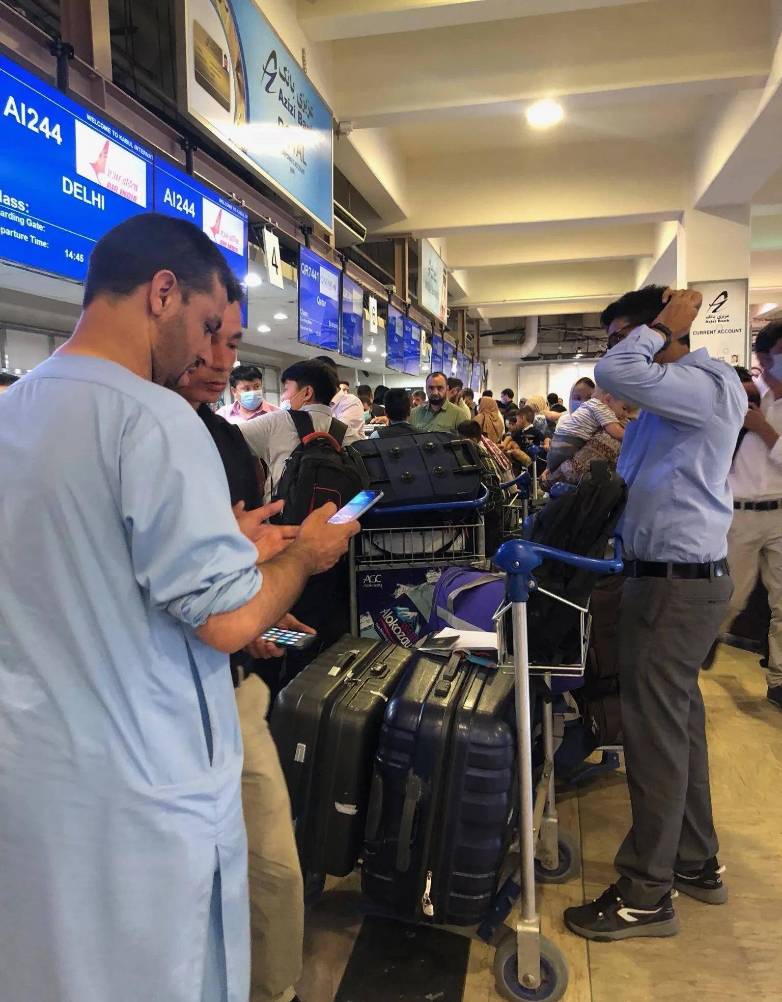 西贡大溃逃重演美国兵败阿富汗直升机使馆楼顶仓皇救人再现