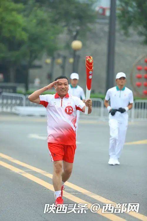 丹凤|起跑！十四运会和残特奥会火炬传递开启 奥运冠军秦凯领跑第一棒