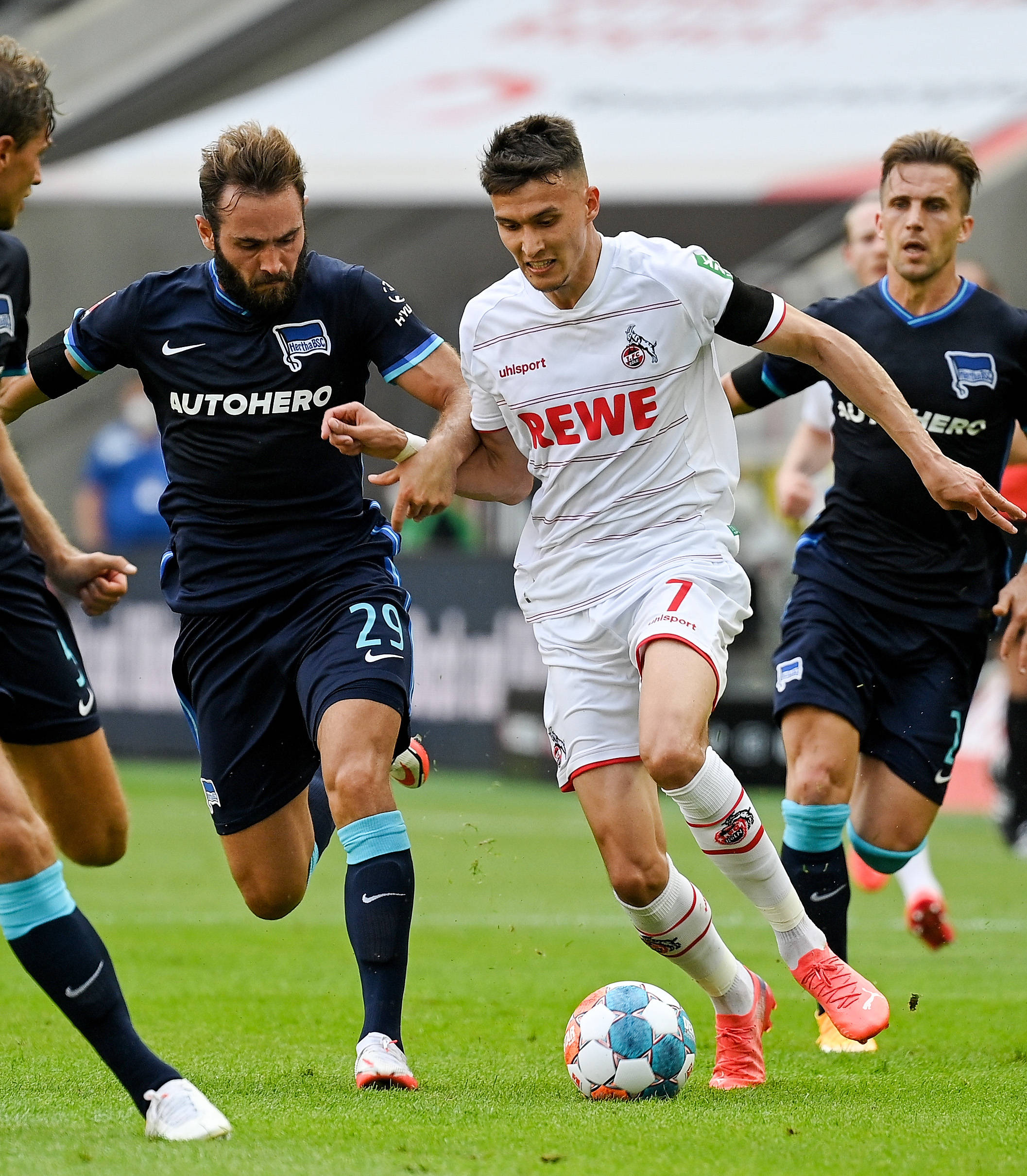 足球——德甲:科隆胜柏林赫塔