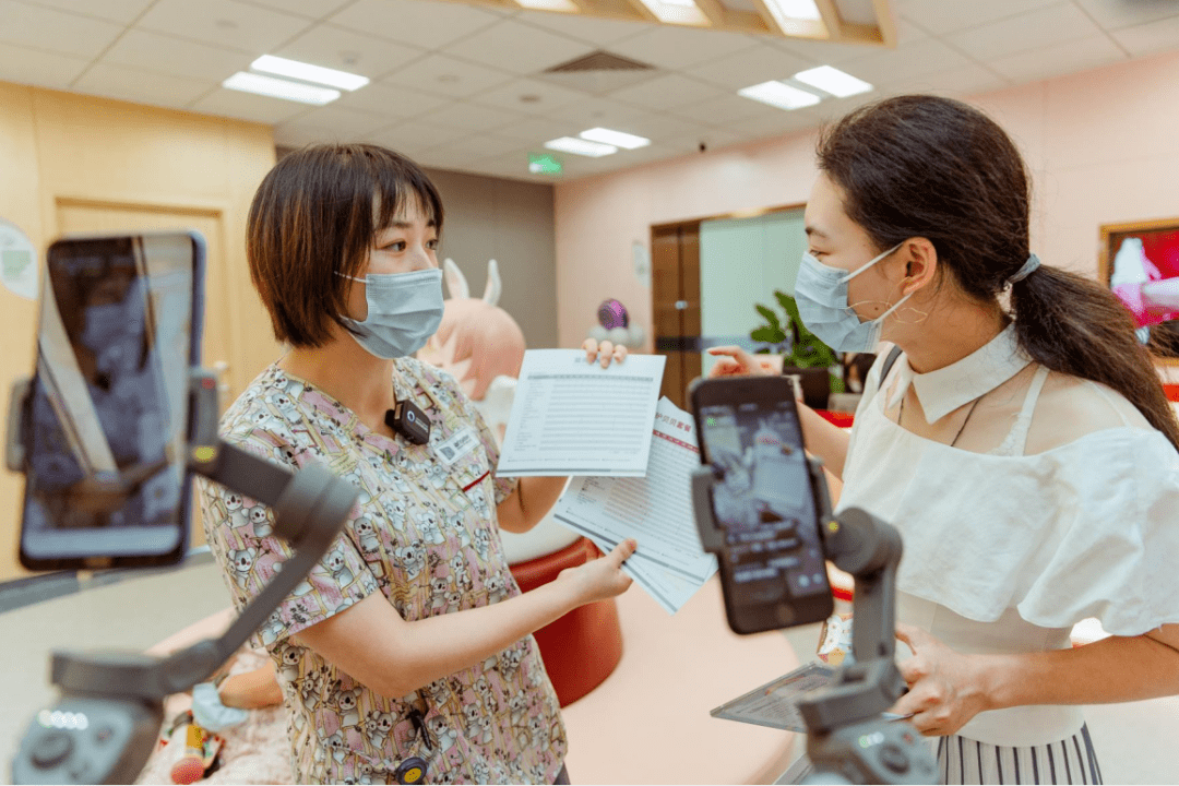 回顾游园打卡专家义诊媒体探店揭秘安琪儿儿保焕新改变